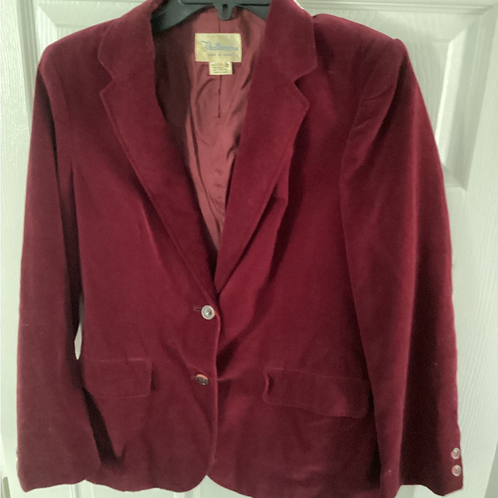 Red Blazer with Classic Cut and Luxurious Fabric